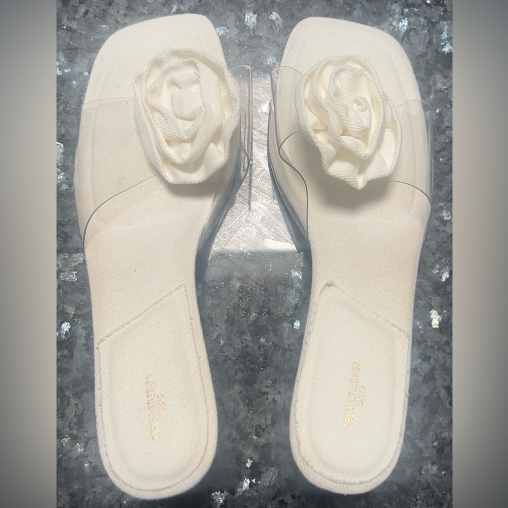 PrettyLittleThing White Floral Mules